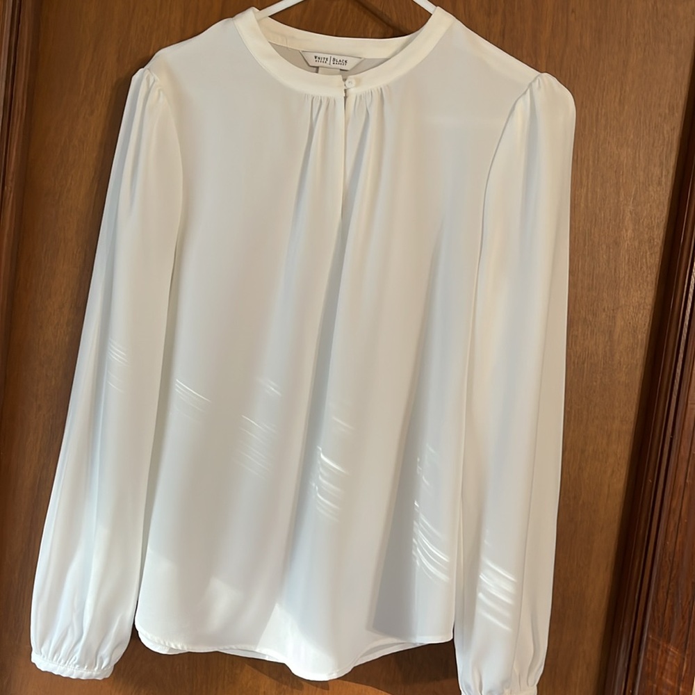 White House Black Market Cream Long-Sleeve Pleated Blouse